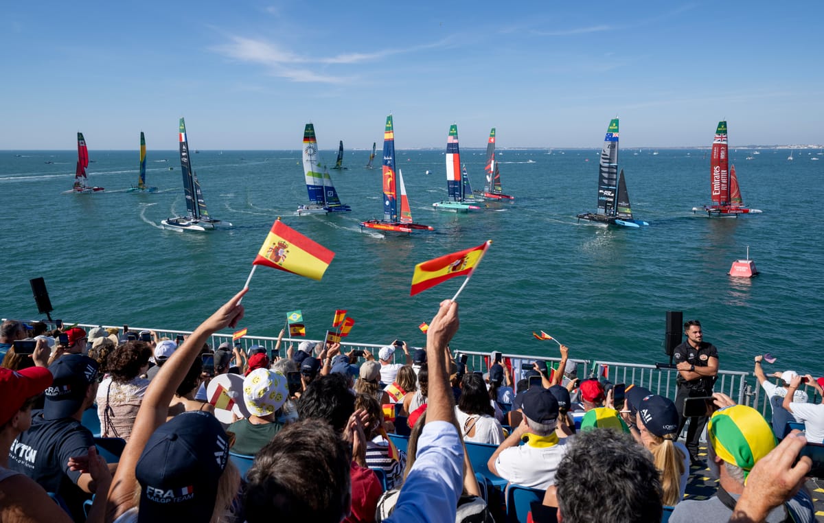 SailGP se estrena en Valencia con los F50 volando frente a la ciudad
