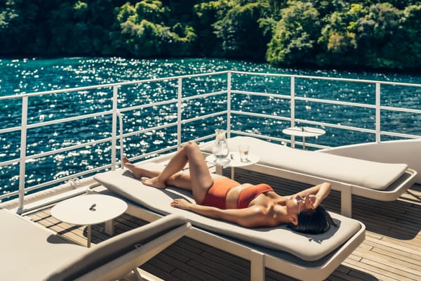 Dormir sobre el océano en Semana Santa: así es la experiencia Four Seasons Explorer Palau