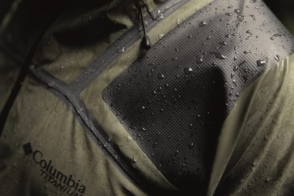 Columbia amplía su propuesta impermeable para primavera