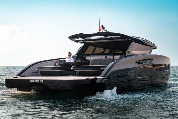 BRABUS ULTIMA 55: el catamarán superdeportivo