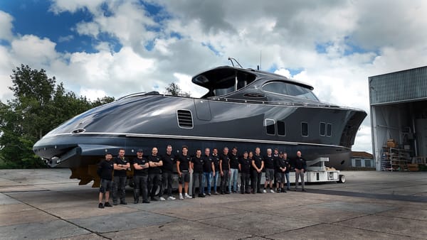 Zeelander 8: el lujo de navegar solo a 40 nudos